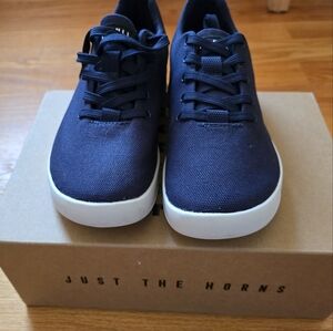 New Nobull navy canvas trainer 6.5 Men / 8 women